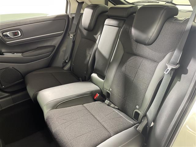 ヴェゼル ｅ：ＨＥＶ　Ｚ　ワンオーナー　ホンダコネクトディスプレー　フルセグＴＶ　ホンダセンシング　クルーズコントロール　ＢＳＭ　電動バックドア　ワイアレス充電器　４ＷＤ　スペアキー本　バックカメラ　ハーフレザー　ＥＴＣ２．０（29枚目）