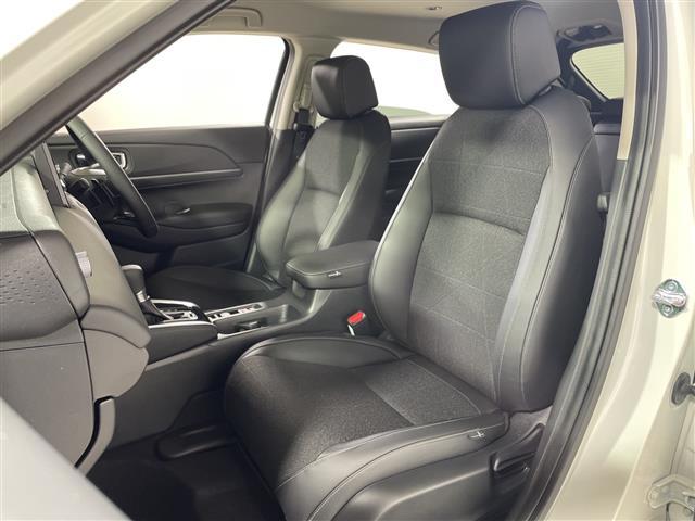 ヴェゼル ｅ：ＨＥＶ　Ｚ　ワンオーナー　ホンダコネクトディスプレー　フルセグＴＶ　ホンダセンシング　クルーズコントロール　ＢＳＭ　電動バックドア　ワイアレス充電器　４ＷＤ　スペアキー本　バックカメラ　ハーフレザー　ＥＴＣ２．０（30枚目）