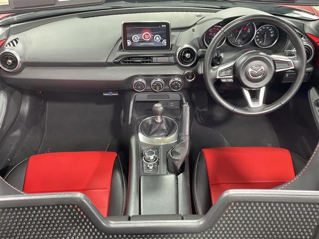 ロードスター Ｓスペシャルパッケージ　ワンオーナー　純正ナビ　レザーシートカバー付　ブラインドスポットモニター　バックカメラ　スペアキー１本　前側ドライブレコーダー　ＥＴＣ　純正フロアマット　ＬＥＤヘッドライト　オートライト　純正ＡＷ（2枚目）