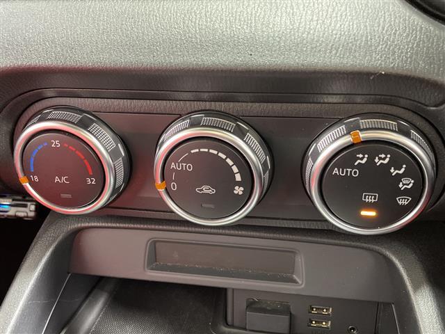 ロードスター Ｓスペシャルパッケージ　ワンオーナー　純正ナビ　レザーシートカバー付　ブラインドスポットモニター　バックカメラ　スペアキー１本　前側ドライブレコーダー　ＥＴＣ　純正フロアマット　ＬＥＤヘッドライト　オートライト　純正ＡＷ（13枚目）