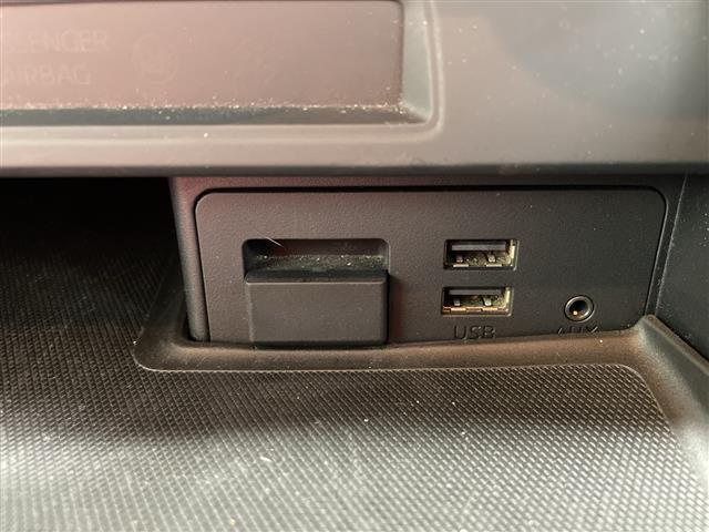 ロードスター Ｓスペシャルパッケージ　ワンオーナー　純正ナビ　レザーシートカバー付　ブラインドスポットモニター　バックカメラ　スペアキー１本　前側ドライブレコーダー　ＥＴＣ　純正フロアマット　ＬＥＤヘッドライト　オートライト　純正ＡＷ（17枚目）