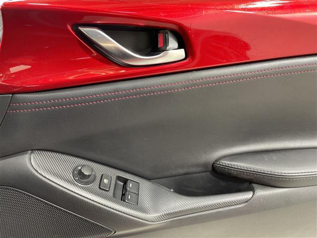 ロードスター Ｓスペシャルパッケージ　ワンオーナー　純正ナビ　レザーシートカバー付　ブラインドスポットモニター　バックカメラ　スペアキー１本　前側ドライブレコーダー　ＥＴＣ　純正フロアマット　ＬＥＤヘッドライト　オートライト　純正ＡＷ（22枚目）