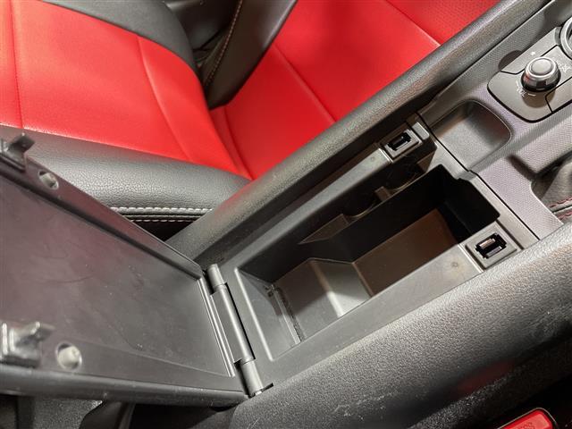 ロードスター Ｓスペシャルパッケージ　ワンオーナー　純正ナビ　レザーシートカバー付　ブラインドスポットモニター　バックカメラ　スペアキー１本　前側ドライブレコーダー　ＥＴＣ　純正フロアマット　ＬＥＤヘッドライト　オートライト　純正ＡＷ（23枚目）