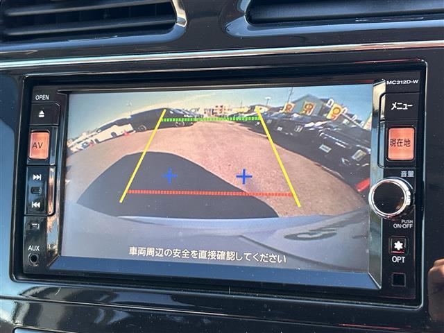 セレナ ハイウェイスター　Ｓ－ハイブリッド　純正ナビ　フリップダウンモニター　ブラインドスポットモニター　バックカメラ　クルーズコントロール　スペアキー１本　片側パワースライドドア　ビルトインＥＴＣ　スマートキー　純正１６インチアルミホイール（3枚目）