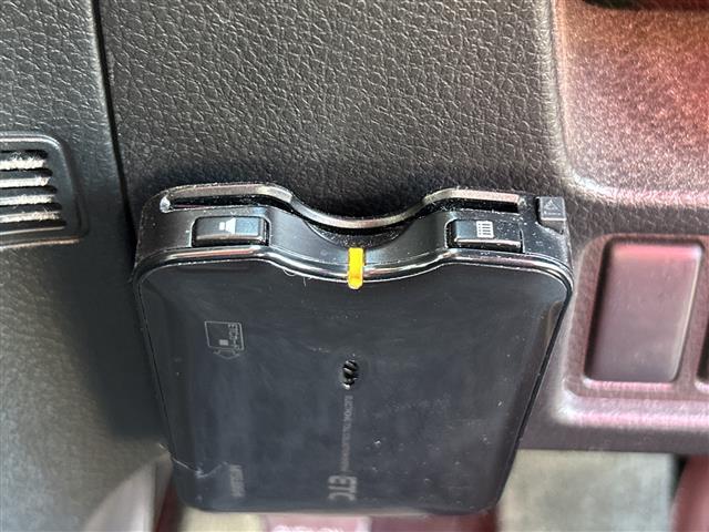 セレナ ハイウェイスター　Ｓ－ハイブリッド　純正ナビ　フリップダウンモニター　ブラインドスポットモニター　バックカメラ　クルーズコントロール　スペアキー１本　片側パワースライドドア　ビルトインＥＴＣ　スマートキー　純正１６インチアルミホイール（5枚目）