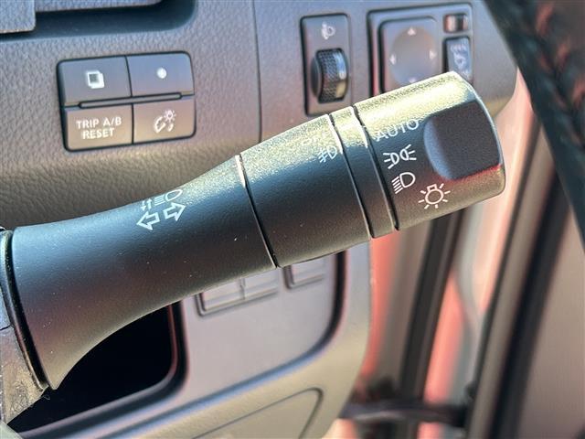 セレナ ハイウェイスター　Ｓ－ハイブリッド　純正ナビ　フリップダウンモニター　ブラインドスポットモニター　バックカメラ　クルーズコントロール　スペアキー１本　片側パワースライドドア　ビルトインＥＴＣ　スマートキー　純正１６インチアルミホイール（19枚目）