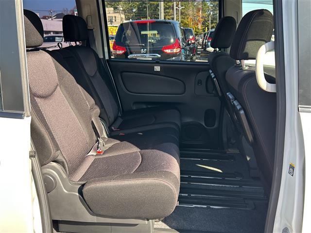 セレナ ハイウェイスター　Ｓ－ハイブリッド　純正ナビ　フリップダウンモニター　ブラインドスポットモニター　バックカメラ　クルーズコントロール　スペアキー１本　片側パワースライドドア　ビルトインＥＴＣ　スマートキー　純正１６インチアルミホイール（24枚目）