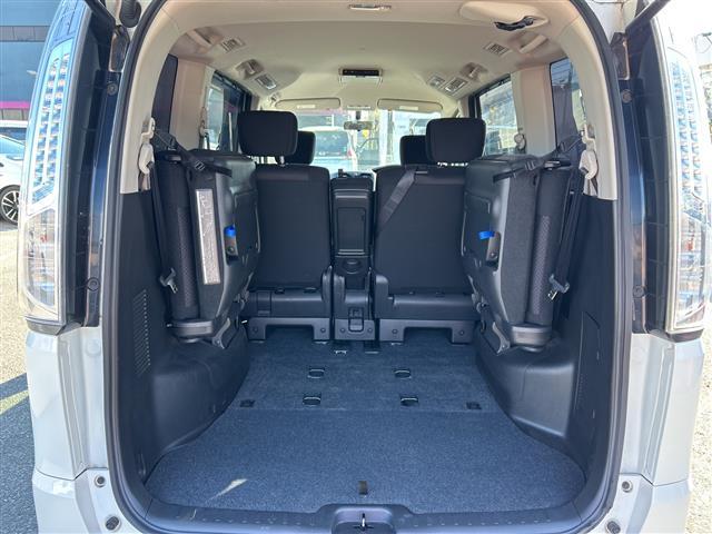 セレナ ハイウェイスター　Ｓ－ハイブリッド　純正ナビ　フリップダウンモニター　ブラインドスポットモニター　バックカメラ　クルーズコントロール　スペアキー１本　片側パワースライドドア　ビルトインＥＴＣ　スマートキー　純正１６インチアルミホイール（27枚目）