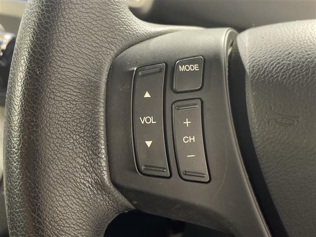 フリード Ｇ　エアロ　純正７インチインターナビ　片側パワースライドドア　バックカメラ　ＥＴＣ　スマートキー　ドライブレコーダー　純正１５インチＡＷ　純正フロアマット　ハーフレザーシート　スペアキー　取扱説明書　オートライト（6枚目）