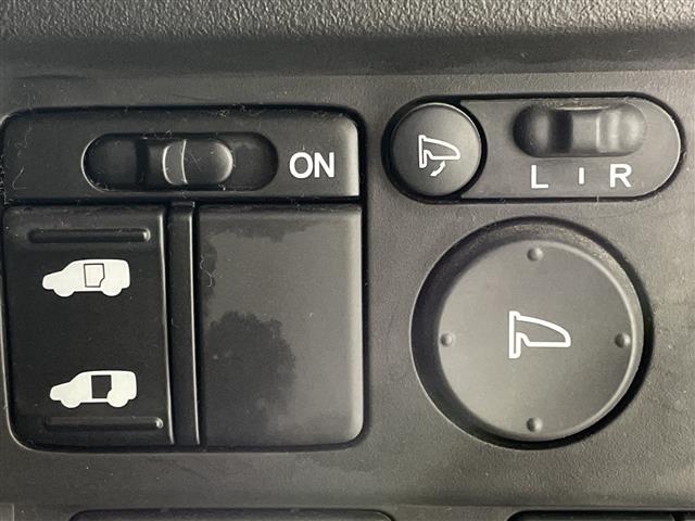 フリード Ｇ　エアロ　純正７インチインターナビ　片側パワースライドドア　バックカメラ　ＥＴＣ　スマートキー　ドライブレコーダー　純正１５インチＡＷ　純正フロアマット　ハーフレザーシート　スペアキー　取扱説明書　オートライト（15枚目）