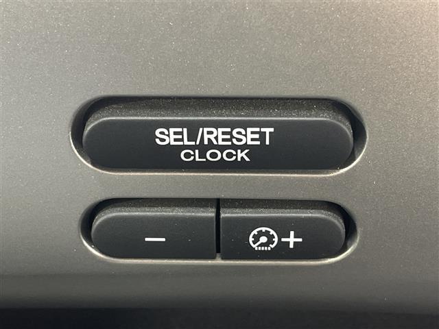 フリード Ｇ　エアロ　純正７インチインターナビ　片側パワースライドドア　バックカメラ　ＥＴＣ　スマートキー　ドライブレコーダー　純正１５インチＡＷ　純正フロアマット　ハーフレザーシート　スペアキー　取扱説明書　オートライト（16枚目）