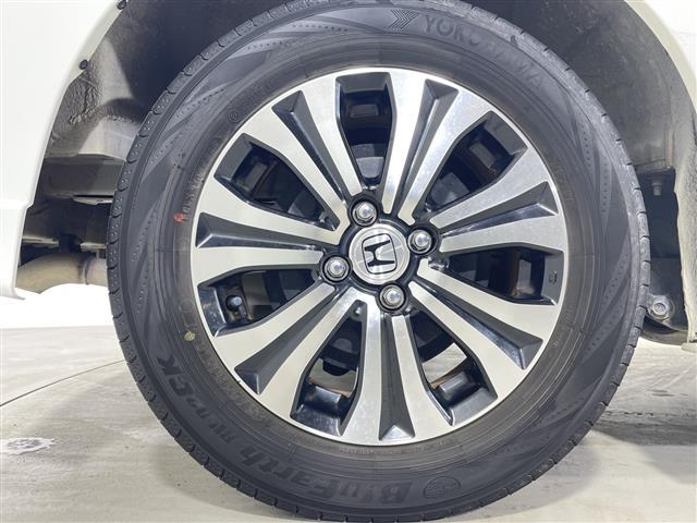 フリード Ｇ　エアロ　純正７インチインターナビ　片側パワースライドドア　バックカメラ　ＥＴＣ　スマートキー　ドライブレコーダー　純正１５インチＡＷ　純正フロアマット　ハーフレザーシート　スペアキー　取扱説明書　オートライト（40枚目）