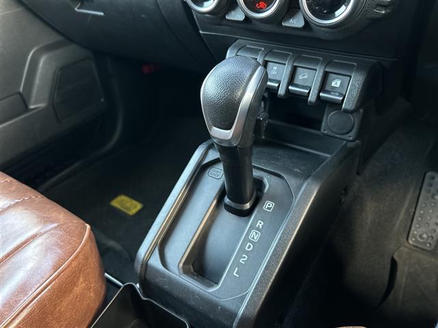 ジムニー ＸＣ　８型ナビ　フルセグＴＶ　Ｂｌｕｅｔｏｏｔｈ対応　バックカメラ　デジタルインナーミラー　ドライブレコーダー　シートヒーター　純正ＬＥＤランプ　フォグランプ　純正１６インチＡＷ　スズキセーフティサポート（17枚目）
