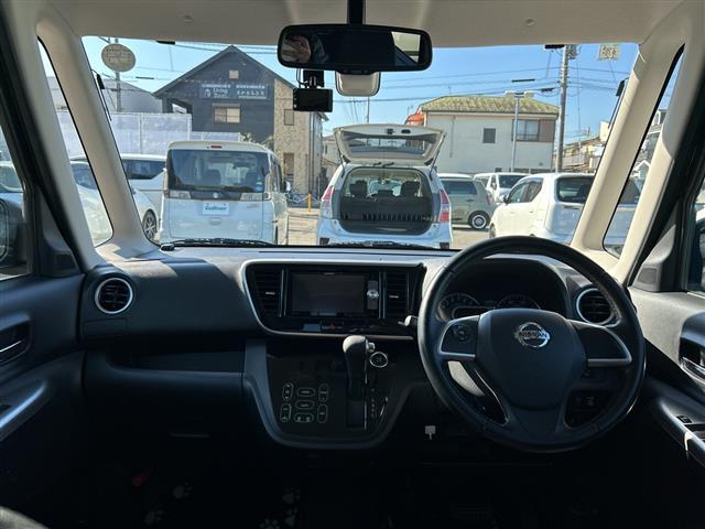 デイズルークス ハイウェイスター　Ｘ　純正ナビ　インテリジェントアラウンドビューモニター　両側パワースライドドア　前後ドライブレコーダー　ＥＴＣ　社外フロアマット　純正１４インチアルミホイール　フロント＆バックソナー　取扱説明書　保証書（2枚目）