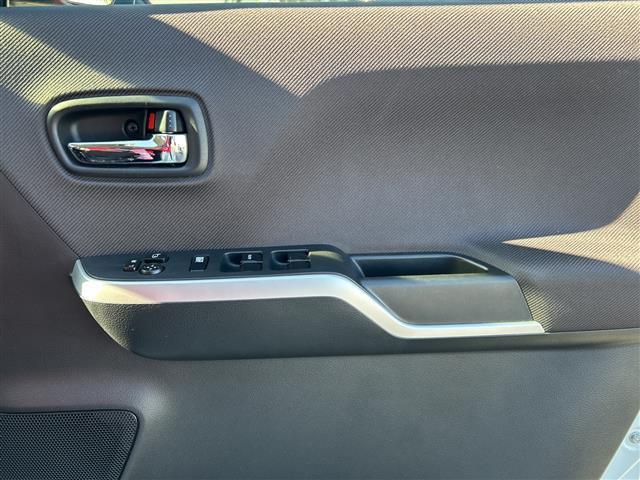 ソリオ ハイブリッドＭＸ　社外ナビ　両側パワースライドドア　クルーズコントロール　運転席シートヒーター　スペアキー１本　ＥＴＣ　バックカメラ　純正フロアマット　ＬＥＤヘッドライト　オートライト　衝突被害軽減システム（20枚目）