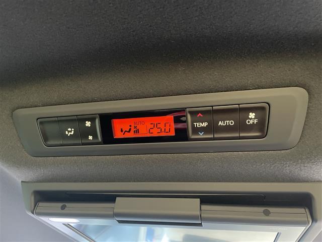 ヴォクシー ＺＳ　煌　純正９インチナビ　両側パワスラ　フリップダウンモニター　電動バックドア　トヨタセーフティセンス　クルーズコントロール　バックカメラ　コーナーセンサー　前側ドラレコ　ＥＴＣ２．０　レーンキープアシスト（10枚目）