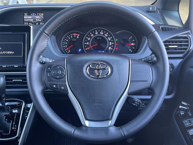 ヴォクシー ＺＳ　煌　純正９インチナビ　両側パワスラ　フリップダウンモニター　電動バックドア　トヨタセーフティセンス　クルーズコントロール　バックカメラ　コーナーセンサー　前側ドラレコ　ＥＴＣ２．０　レーンキープアシスト（13枚目）