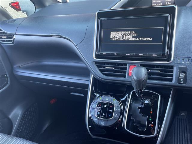 ヴォクシー ＺＳ　煌　純正９インチナビ　両側パワスラ　フリップダウンモニター　電動バックドア　トヨタセーフティセンス　クルーズコントロール　バックカメラ　コーナーセンサー　前側ドラレコ　ＥＴＣ２．０　レーンキープアシスト（17枚目）