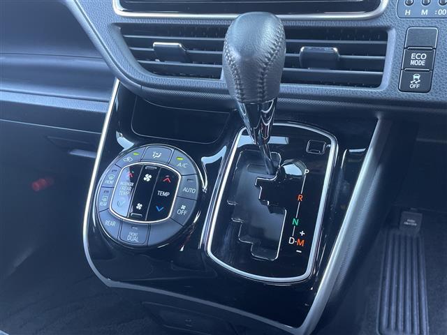 ヴォクシー ＺＳ　煌　純正９インチナビ　両側パワスラ　フリップダウンモニター　電動バックドア　トヨタセーフティセンス　クルーズコントロール　バックカメラ　コーナーセンサー　前側ドラレコ　ＥＴＣ２．０　レーンキープアシスト（18枚目）