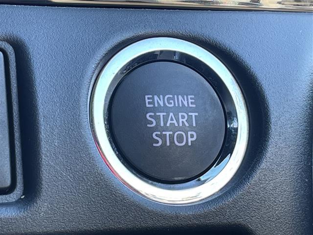 ヴォクシー ＺＳ　煌　純正９インチナビ　両側パワスラ　フリップダウンモニター　電動バックドア　トヨタセーフティセンス　クルーズコントロール　バックカメラ　コーナーセンサー　前側ドラレコ　ＥＴＣ２．０　レーンキープアシスト（21枚目）