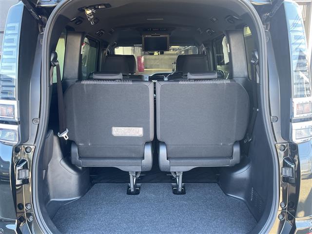 ヴォクシー ＺＳ　煌　純正９インチナビ　両側パワスラ　フリップダウンモニター　電動バックドア　トヨタセーフティセンス　クルーズコントロール　バックカメラ　コーナーセンサー　前側ドラレコ　ＥＴＣ２．０　レーンキープアシスト（26枚目）