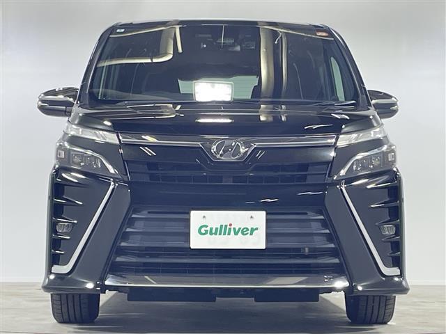 ヴォクシー ＺＳ　煌　純正９インチナビ　両側パワスラ　フリップダウンモニター　電動バックドア　トヨタセーフティセンス　クルーズコントロール　バックカメラ　コーナーセンサー　前側ドラレコ　ＥＴＣ２．０　レーンキープアシスト（31枚目）