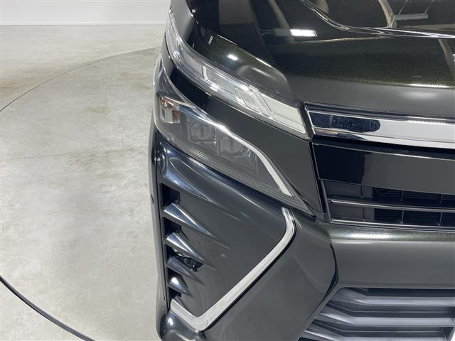 ヴォクシー ＺＳ　煌　純正９インチナビ　両側パワスラ　フリップダウンモニター　電動バックドア　トヨタセーフティセンス　クルーズコントロール　バックカメラ　コーナーセンサー　前側ドラレコ　ＥＴＣ２．０　レーンキープアシスト（38枚目）