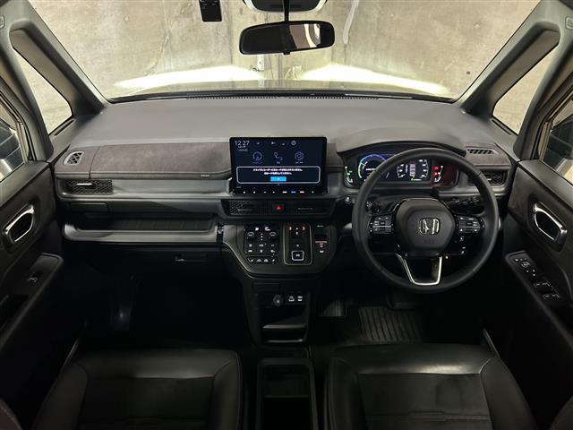 ステップワゴン e:HEVスパーダ プレミアムライン 純正11.4インチナビ 後席モニター ホンダセンシング 全周囲カメラ 電動リアゲート 両側パワースライドドア BSM オットマン ワンオーナー クルーズコントロール コーナーセンサー 純正AW(2枚目)