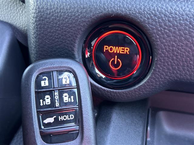 ステップワゴン e:HEVスパーダ プレミアムライン 純正11.4インチナビ 後席モニター ホンダセンシング 全周囲カメラ 電動リアゲート 両側パワースライドドア BSM オットマン ワンオーナー クルーズコントロール コーナーセンサー 純正AW(18枚目)