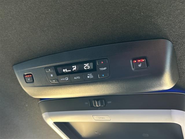ステップワゴン e:HEVスパーダ プレミアムライン 純正11.4インチナビ 後席モニター ホンダセンシング 全周囲カメラ 電動リアゲート 両側パワースライドドア BSM オットマン ワンオーナー クルーズコントロール コーナーセンサー 純正AW(20枚目)