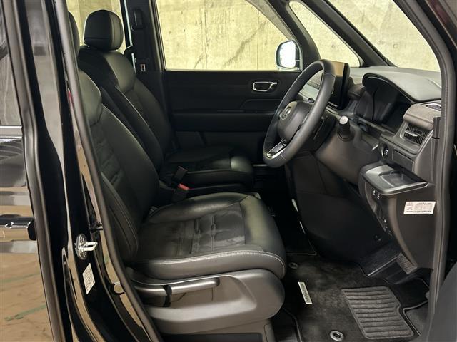 ステップワゴン e:HEVスパーダ プレミアムライン 純正11.4インチナビ 後席モニター ホンダセンシング 全周囲カメラ 電動リアゲート 両側パワースライドドア BSM オットマン ワンオーナー クルーズコントロール コーナーセンサー 純正AW(24枚目)