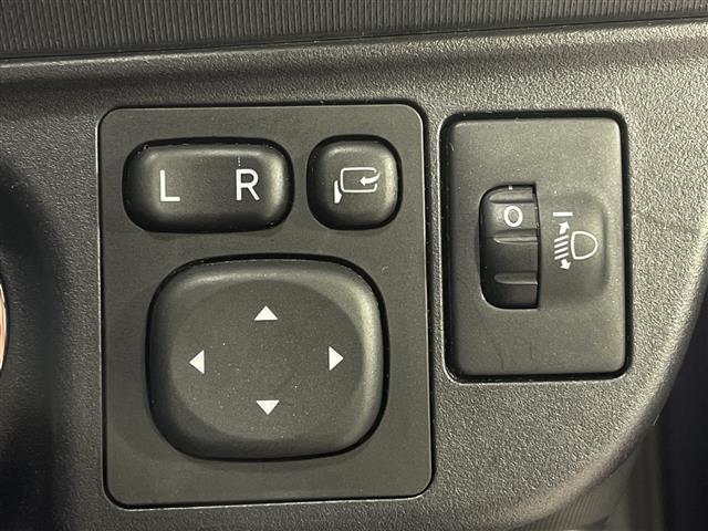 アクア S 純正SDナビ バックカメラ スマートキー ビルトインETC スマートキー プッシュスタート オートライト 純正フロアマット ドアバイザー フォグランプ 取扱説明書 フルセグ Bluetooth(8枚目)