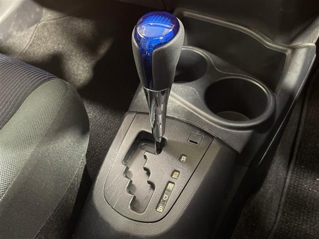 アクア S 純正SDナビ バックカメラ スマートキー ビルトインETC スマートキー プッシュスタート オートライト 純正フロアマット ドアバイザー フォグランプ 取扱説明書 フルセグ Bluetooth(16枚目)