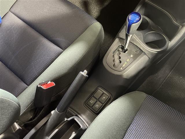 アクア S 純正SDナビ バックカメラ スマートキー ビルトインETC スマートキー プッシュスタート オートライト 純正フロアマット ドアバイザー フォグランプ 取扱説明書 フルセグ Bluetooth(17枚目)