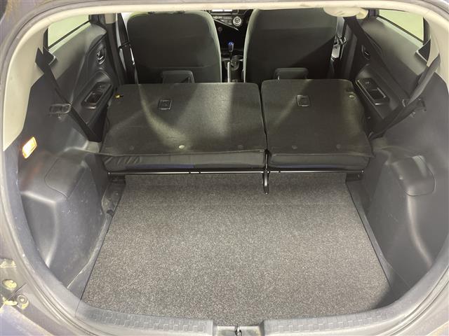 アクア S 純正SDナビ バックカメラ スマートキー ビルトインETC スマートキー プッシュスタート オートライト 純正フロアマット ドアバイザー フォグランプ 取扱説明書 フルセグ Bluetooth(25枚目)