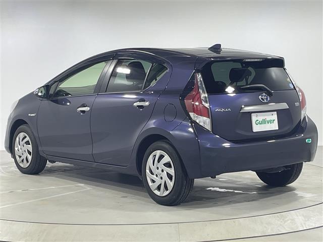 アクア S 純正SDナビ バックカメラ スマートキー ビルトインETC スマートキー プッシュスタート オートライト 純正フロアマット ドアバイザー フォグランプ 取扱説明書 フルセグ Bluetooth(33枚目)