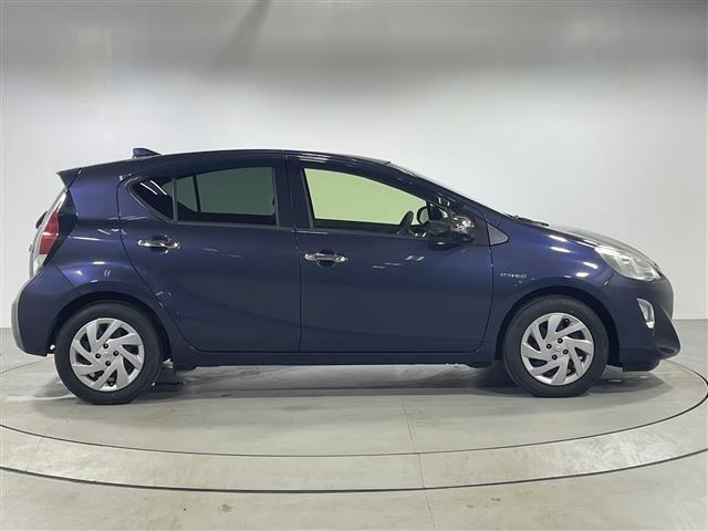 アクア S 純正SDナビ バックカメラ スマートキー ビルトインETC スマートキー プッシュスタート オートライト 純正フロアマット ドアバイザー フォグランプ 取扱説明書 フルセグ Bluetooth(36枚目)