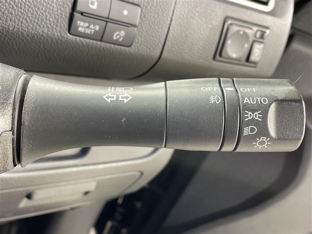 セレナ ハイウェイスターＧ　Ｓ－ハイブリッド　純正ナビ　片側電動　クルコン　ドラレコ前後　スマートキー　クルコン　１６インチＡＷ　オートライト　エマージェンシーブレーキ　横滑り防止装置　スペアキー　フルセグ　アイドリングストップ　プッシュスタート（11枚目）