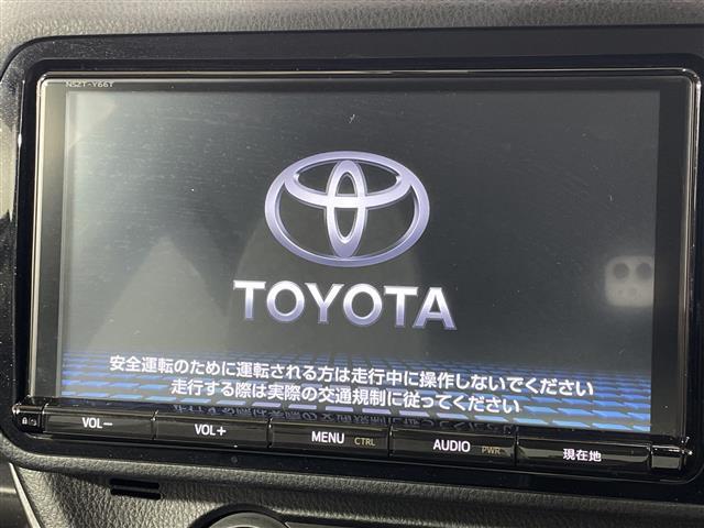 ヴィッツ ハイブリッドＵ　純正ナビ　バックカメラ　セーフティセンスＣ　シートヒーター　クルーズコントロール　ＥＴＣ　前方ドライブレコーダー　衝突被害軽減ブレーキ　プッシュスタート　スマートキー　オートライト　プッシュスタート（3枚目）