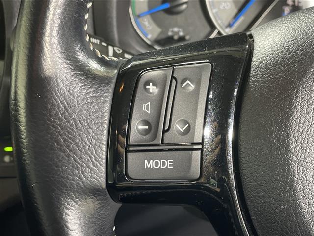 ヴィッツ ハイブリッドＵ　純正ナビ　バックカメラ　セーフティセンスＣ　シートヒーター　クルーズコントロール　ＥＴＣ　前方ドライブレコーダー　衝突被害軽減ブレーキ　プッシュスタート　スマートキー　オートライト　プッシュスタート（11枚目）