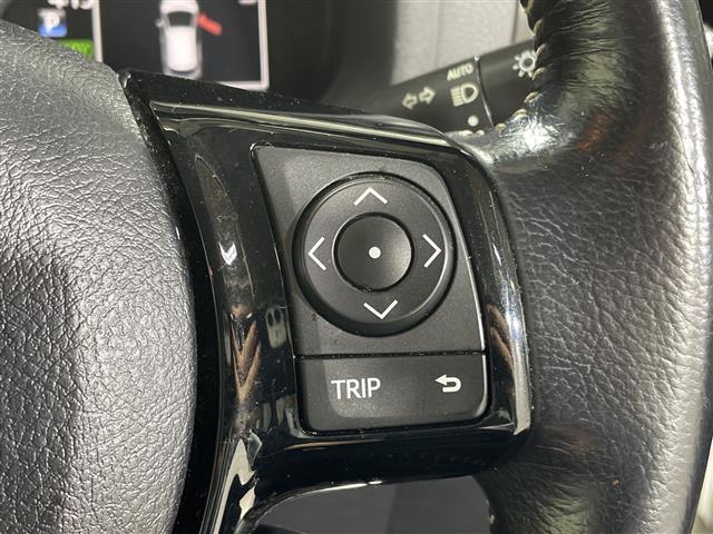 ヴィッツ ハイブリッドＵ　純正ナビ　バックカメラ　セーフティセンスＣ　シートヒーター　クルーズコントロール　ＥＴＣ　前方ドライブレコーダー　衝突被害軽減ブレーキ　プッシュスタート　スマートキー　オートライト　プッシュスタート（12枚目）