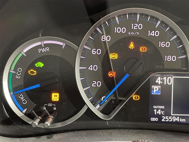 ヴィッツ ハイブリッドＵ　純正ナビ　バックカメラ　セーフティセンスＣ　シートヒーター　クルーズコントロール　ＥＴＣ　前方ドライブレコーダー　衝突被害軽減ブレーキ　プッシュスタート　スマートキー　オートライト　プッシュスタート（13枚目）