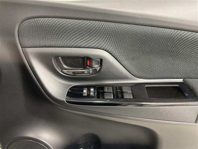 ヴィッツ ハイブリッドＵ　純正ナビ　バックカメラ　セーフティセンスＣ　シートヒーター　クルーズコントロール　ＥＴＣ　前方ドライブレコーダー　衝突被害軽減ブレーキ　プッシュスタート　スマートキー　オートライト　プッシュスタート（22枚目）