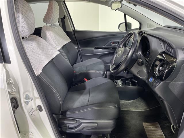 ヴィッツ ハイブリッドＵ　純正ナビ　バックカメラ　セーフティセンスＣ　シートヒーター　クルーズコントロール　ＥＴＣ　前方ドライブレコーダー　衝突被害軽減ブレーキ　プッシュスタート　スマートキー　オートライト　プッシュスタート（23枚目）