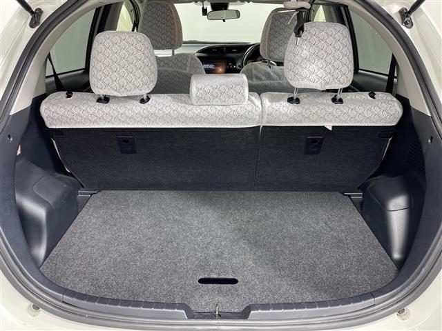 ヴィッツ ハイブリッドＵ　純正ナビ　バックカメラ　セーフティセンスＣ　シートヒーター　クルーズコントロール　ＥＴＣ　前方ドライブレコーダー　衝突被害軽減ブレーキ　プッシュスタート　スマートキー　オートライト　プッシュスタート（26枚目）