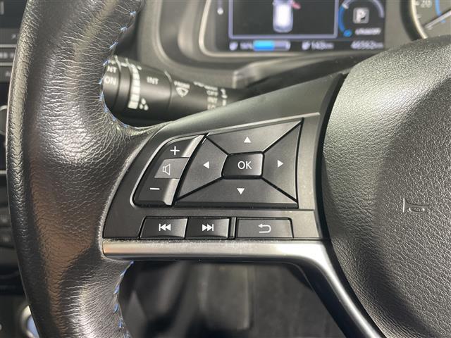 リーフ Ｇ　純正ナビ　デジタルインナーミラー　クルーズコントロール　ブラインドスポットモニター　前側ドライブレコーダー　シートヒーター　バックカメラ　ＥＴＣ　純正フロアマット　ＬＥＤヘッドライト　純正１７ＡＷ（11枚目）