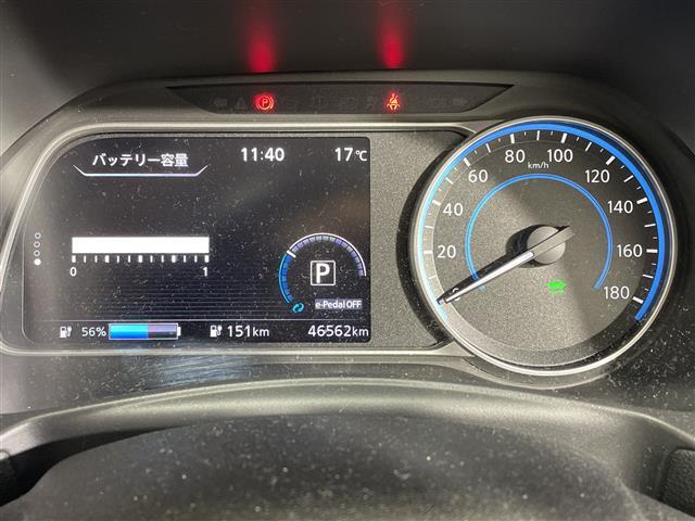 リーフ Ｇ　純正ナビ　デジタルインナーミラー　クルーズコントロール　ブラインドスポットモニター　前側ドライブレコーダー　シートヒーター　バックカメラ　ＥＴＣ　純正フロアマット　ＬＥＤヘッドライト　純正１７ＡＷ（12枚目）
