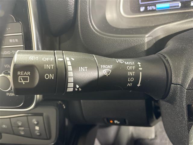 リーフ Ｇ　純正ナビ　デジタルインナーミラー　クルーズコントロール　ブラインドスポットモニター　前側ドライブレコーダー　シートヒーター　バックカメラ　ＥＴＣ　純正フロアマット　ＬＥＤヘッドライト　純正１７ＡＷ（18枚目）