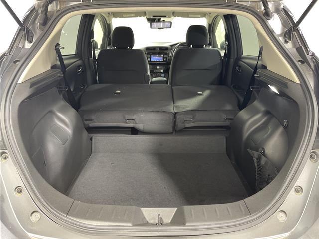 リーフ Ｇ　純正ナビ　デジタルインナーミラー　クルーズコントロール　ブラインドスポットモニター　前側ドライブレコーダー　シートヒーター　バックカメラ　ＥＴＣ　純正フロアマット　ＬＥＤヘッドライト　純正１７ＡＷ（26枚目）