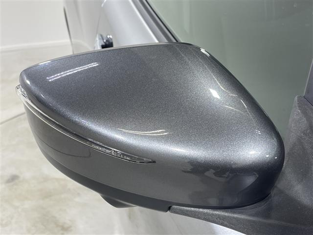 リーフ Ｇ　純正ナビ　デジタルインナーミラー　クルーズコントロール　ブラインドスポットモニター　前側ドライブレコーダー　シートヒーター　バックカメラ　ＥＴＣ　純正フロアマット　ＬＥＤヘッドライト　純正１７ＡＷ（39枚目）